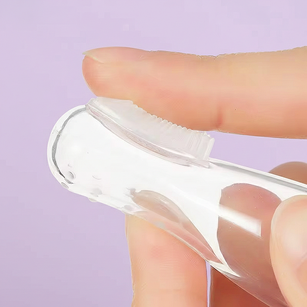 Newborn baby silicon gum finger brush.