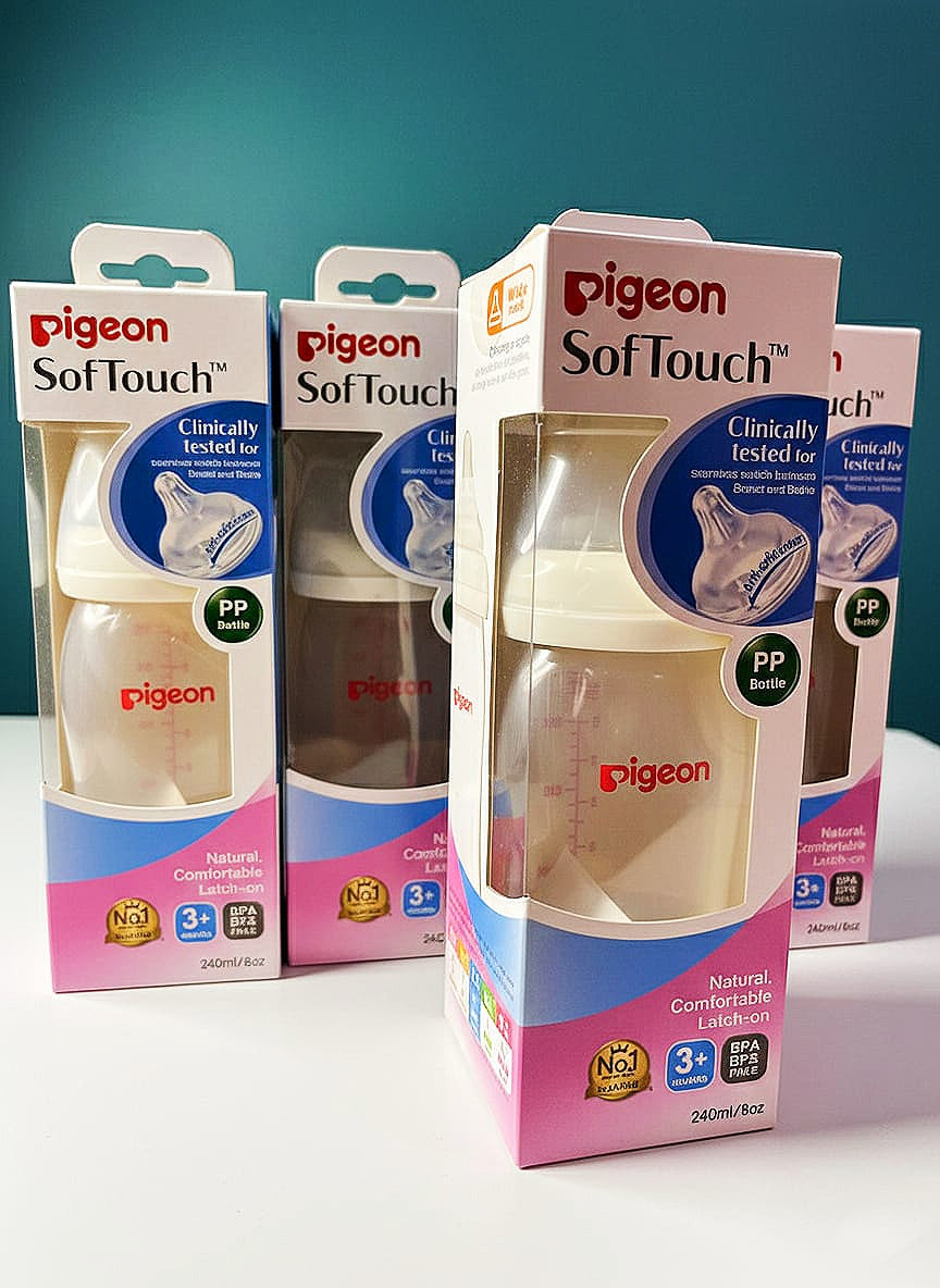 Pigeon SofTouch™ Peristaltic PLUS 240ml.(Plastic) (MADE IN JAPAN)