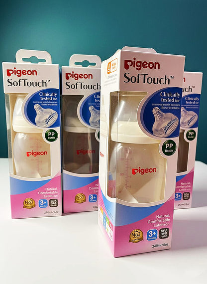 Pigeon SofTouch™ Peristaltic PLUS 240ml.(Plastic) (MADE IN JAPAN)