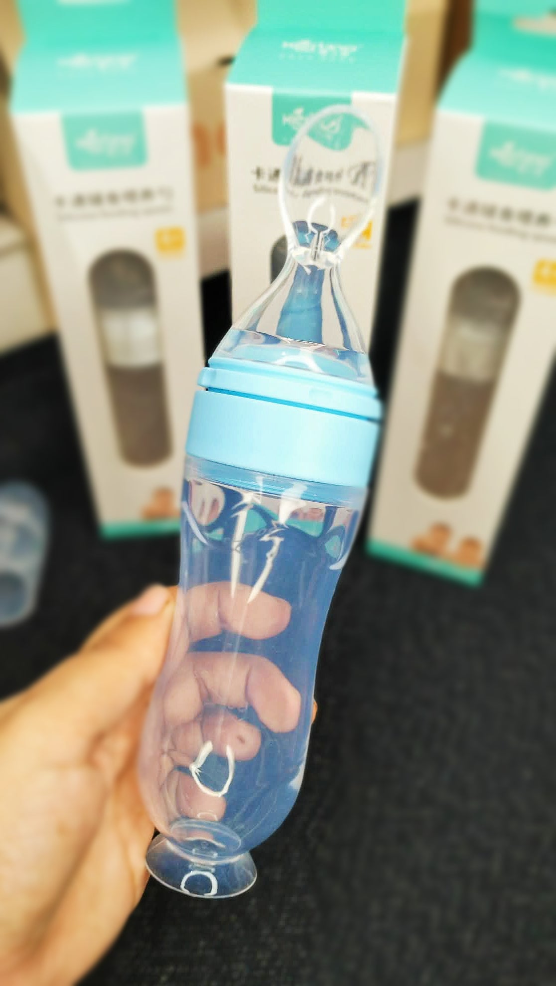 Premium spoon feeder.