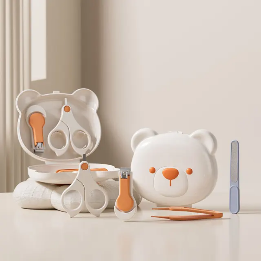 Bear shape manual nails trimmer kit.